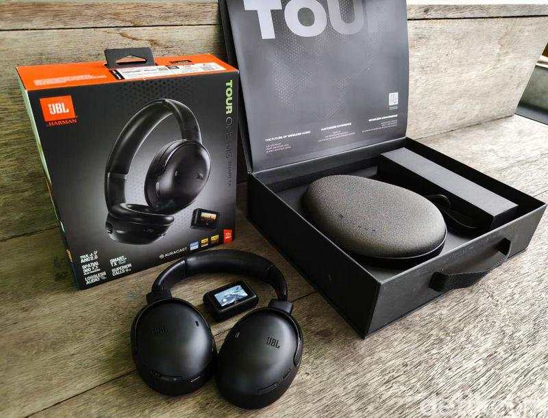 Review JBL Tour One M3: Headphone Premium Baterai Super Awet