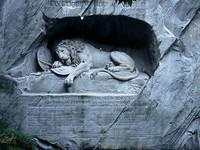 Foto Bangunan Bersejarah yang Bikin Melongo