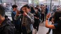 Antusias Warga Beijing Sambut Penjualan Perdana iPhone 17