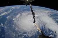 Indah Tapi Ngeri! Foto Topan Raksasa Difoto dari Luar Angkasa