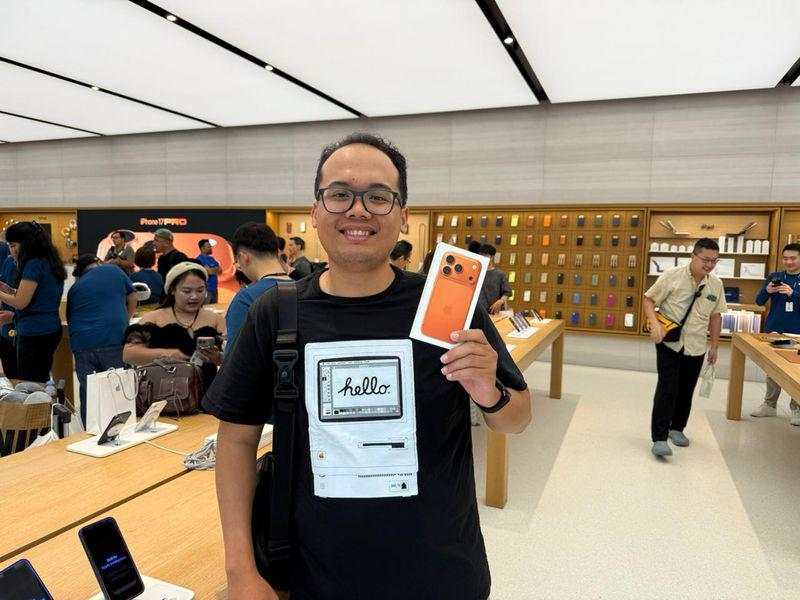 Antrean Mengular di Apple Orchard Sambut iPhone 17 dan Air