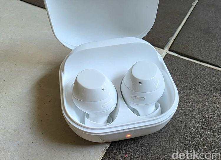 Unboxing Galaxy Buds Core, TWS Murah Samsung