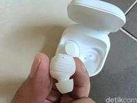 Unboxing Galaxy Buds Core, TWS Murah Samsung
