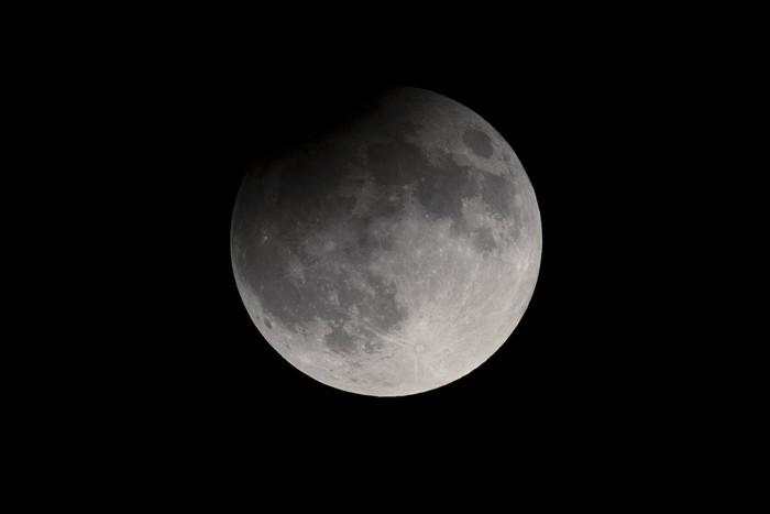 Bulan Terus Menjauhi Bumi, Bagaimana Kalau Sampai Menghilang?