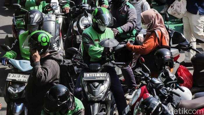 Paket Stimulus Prabowo Sasar Pekerja Lepas & Driver Ojol