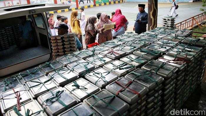 Guru Penanggung Jawab MBG di Sekolah Kini Dapat Insentif Rp 100 Ribu/Hari