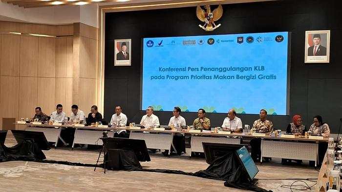 SPPG Wajib Sertifikasi Imbas Keracunan Massal dan KLB