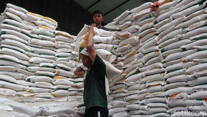 Penyaluran Bansos Senilai Rp 17 T Tak Tepat Sasaran!