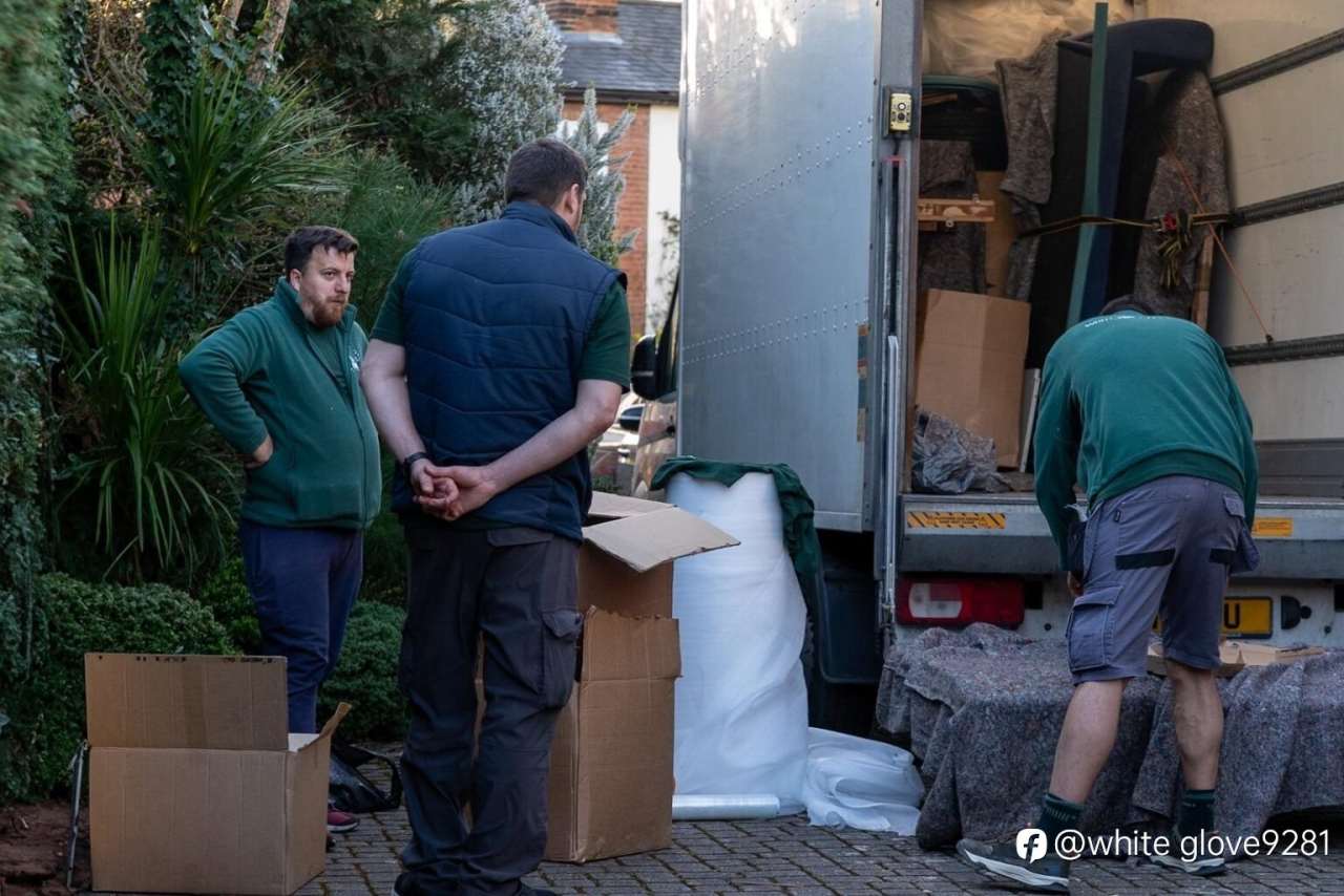 Best & Affordable Moving Company in Surrey | Premium Removal Services