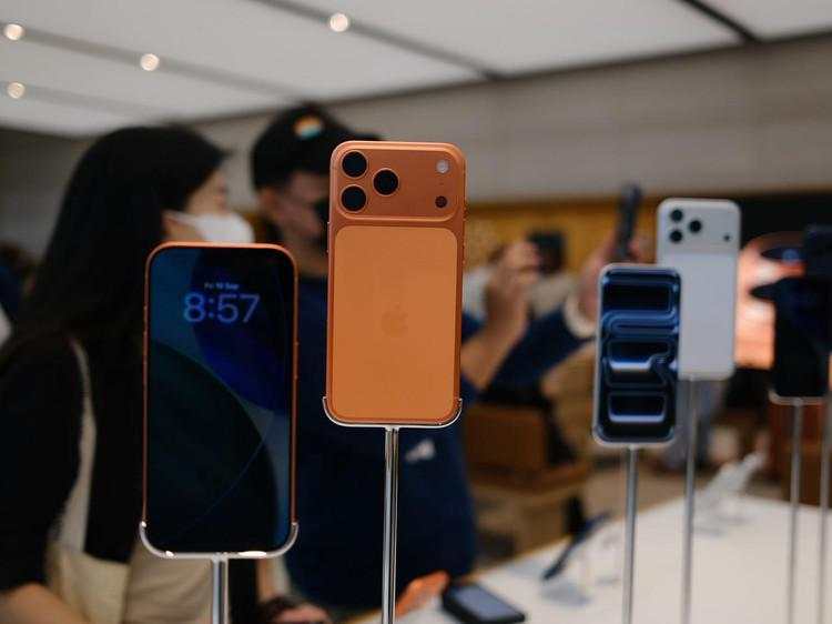 Potret Antrean Sambut iPhone 17 dan Air di Orchard Road