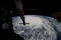 Indah Tapi Ngeri! Foto Topan Raksasa Difoto dari Luar Angkasa