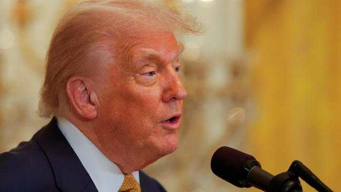 Trump Naikkan Biaya Visa Pekerja Khusus Jadi Rp 1,6 Miliar!
