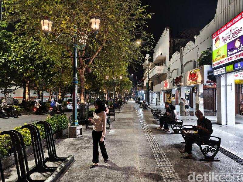 Review Realme GT 7 Dream Edition: Kolaborasi F1 Tampil Mewah & Bertenaga