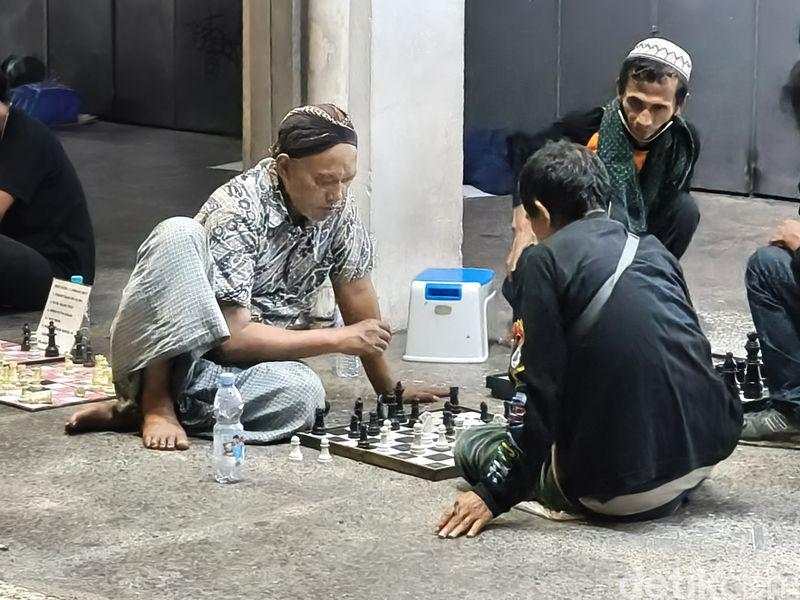 Review Realme GT 7 Dream Edition: Kolaborasi F1 Tampil Mewah & Bertenaga