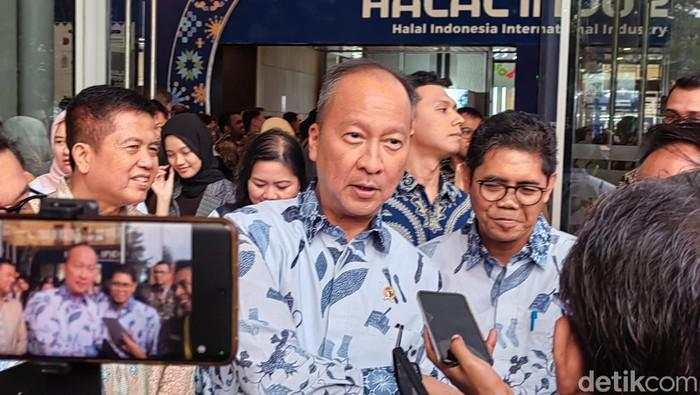 Dolar AS Ngamuk Tembus Rp 16.800, Menperin: Itu Sementara Aja