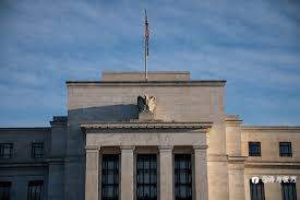 美联储“内战”升级! 鲍威尔巩固10月降息,但鹰派已蠢蠢欲动