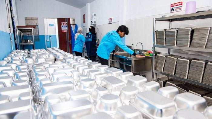 Guru-Siswa Dua SD di Bima Keracunan, BGN Buka Suara