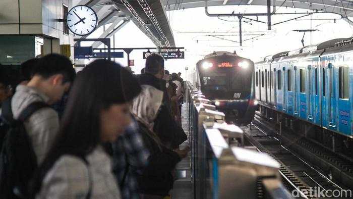 Ada HUT TNI 5 Oktober, Naik MRT Jakarta Tarifnya Cuma Rp 80!