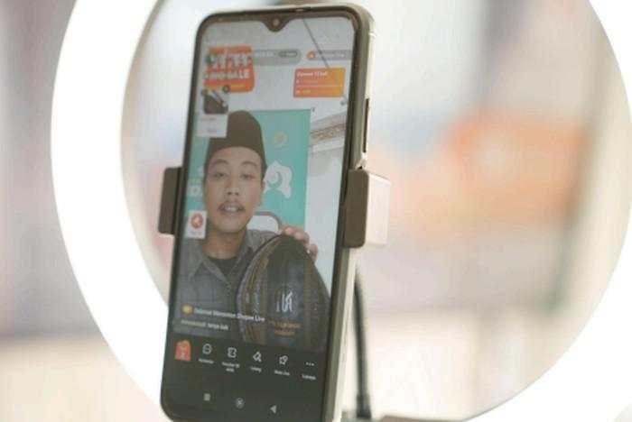 Pemerintah Gandeng Shopee Barokah Dorong Kemandirian Ekonomi Pesantren