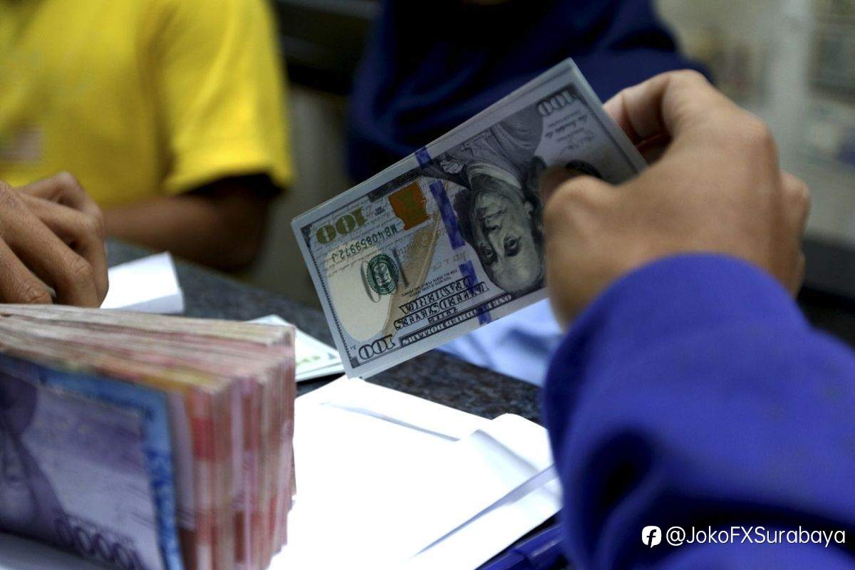 Rupiah Menguat, Bank Besar Patok Kurs di Level Rp16.500-an