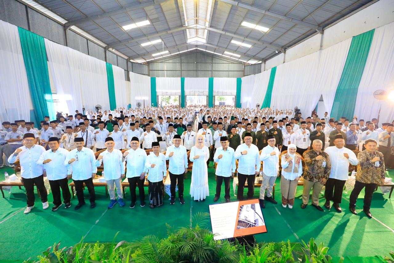 Siaran Pers: Perkuat Keuangan Syariah Memajukan UMKM, OJK Gelar Edukasi Keuangan Syariah di Ponpes API Tegalrejo Magelang