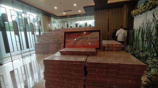 Penampakan Gunungan Uang Rp 13,2 Triliun dari Kasus Korupsi CPO