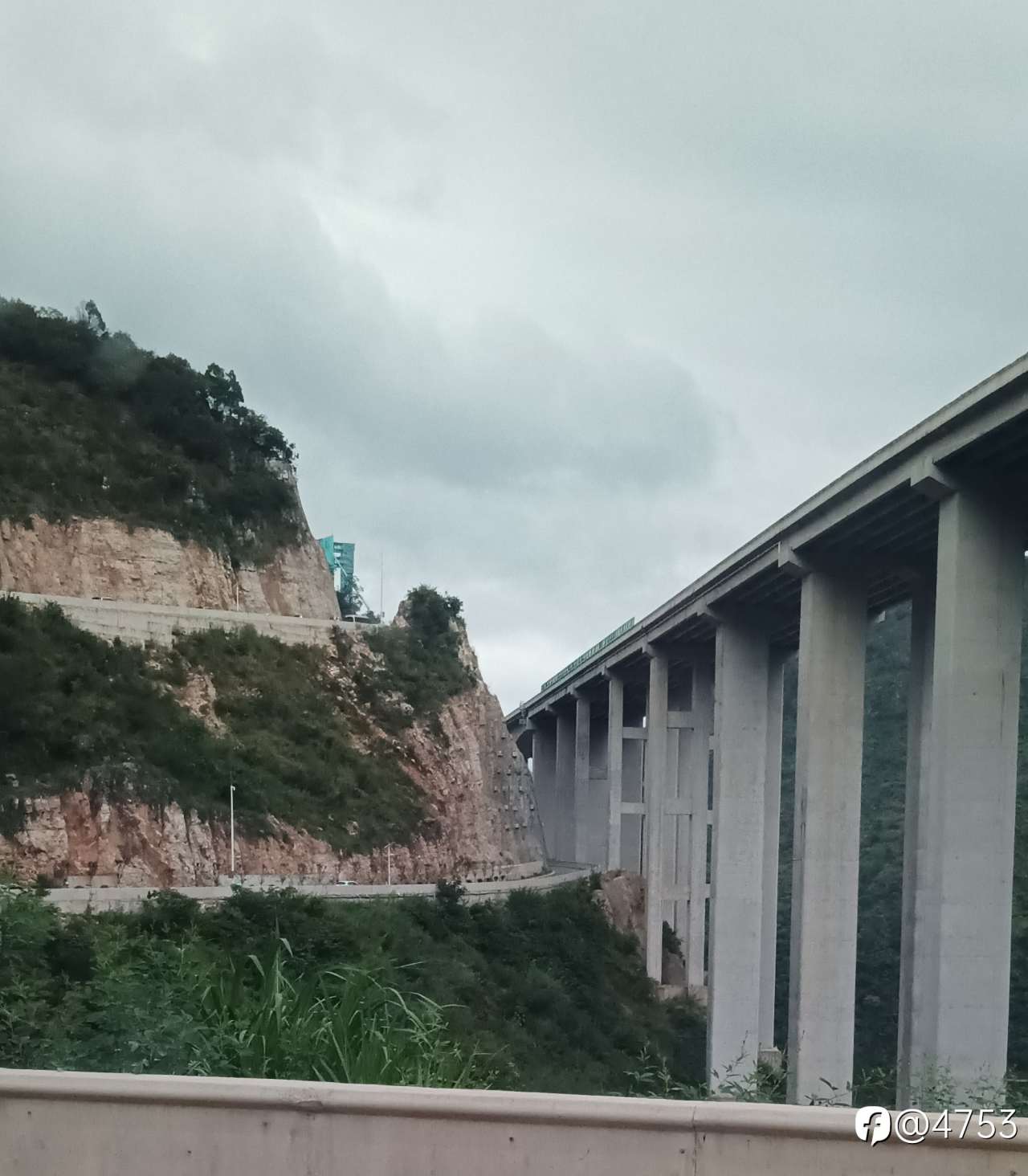 高桥与峡谷