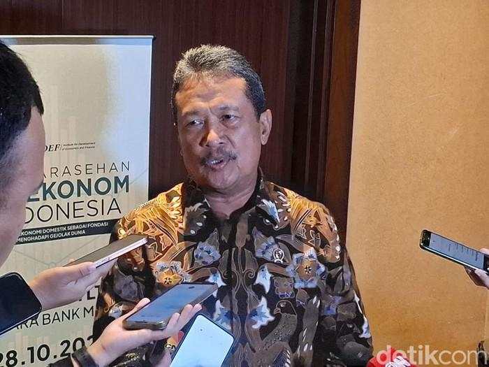 Menteri KP Ungkap Dampak Air Hujan Mengandung Mikroplastik ke Ikan