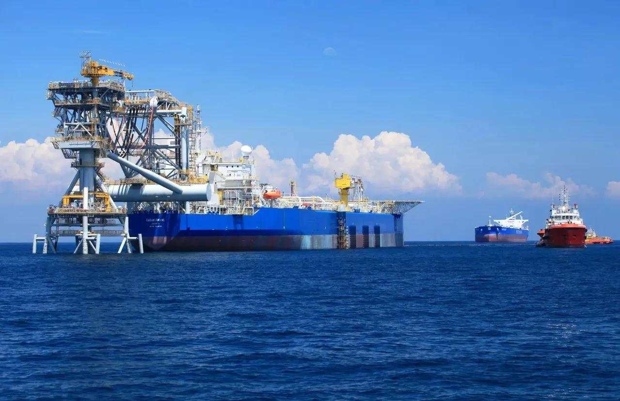 Saham RAJA Tancap Gas di Tengah UMA, Analis Soroti Target RATU