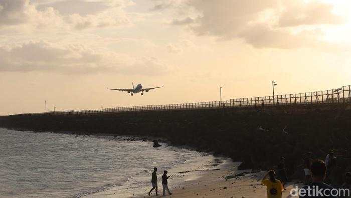 Tarif Tiket Pesawat Libur Natal & Tahun Baru Turun, Cek Jadwalnya!