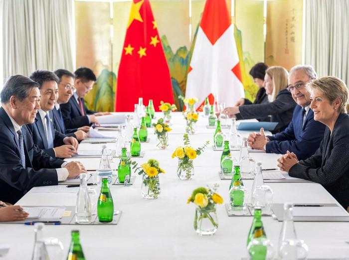 Badai Perang Dagang Makin Dekat! AS-China Saling Jegal di Lautan Dunia