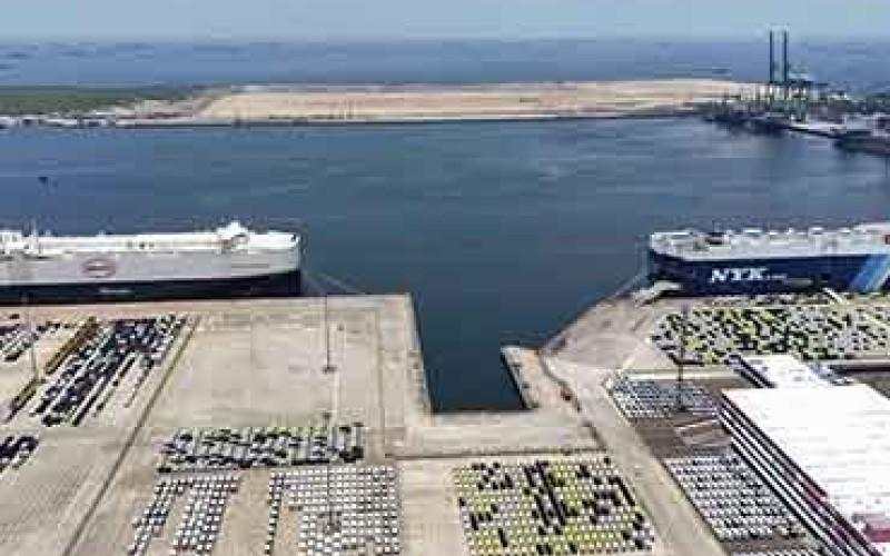 IPCC Kawal Dua Kapal Raksasa di Tanjung Priok, Salah Satunya BYD