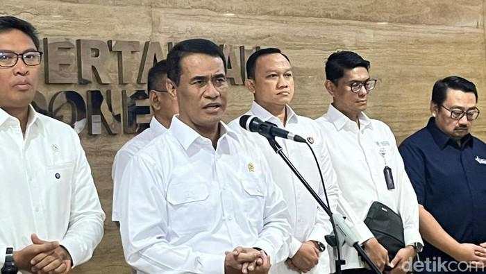 Mentan Langsung Gelar Rapat Usai Terima Jabatan Kepala Bapanas