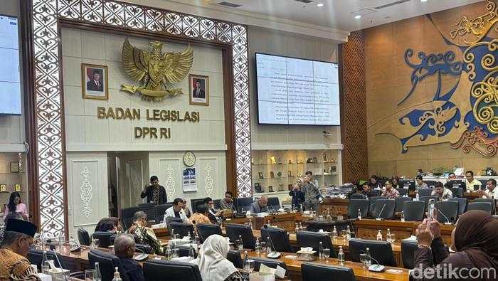 Anggota DPR Cecar Kemendag soal Impor Gula 200 Ribu Ton