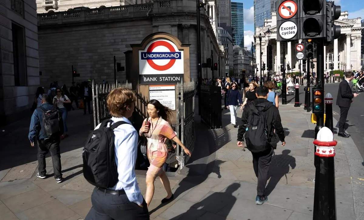 Sentimen Konsumen Inggris Naik Ke Level Tertinggi Sejak Bulan Agustus 2024