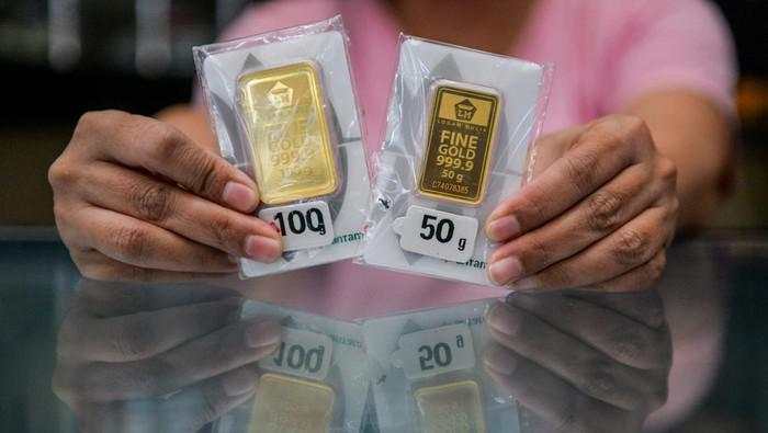 Naik Lagi, Harga Emas Hari Ini Kembali Dekati Rekor!