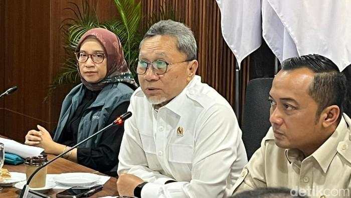 Prabowo Bentuk Tim Koordinasi MBG, Zulhas Jadi Ketua