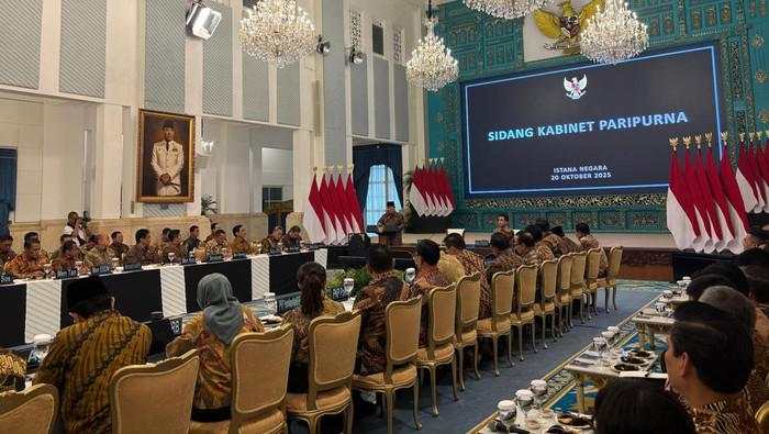 Prabowo Klaim Ekonomi-Inflasi RI Terbaik di G20, Lempar Pujian ke Jokowi