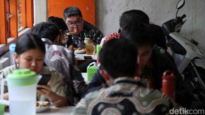 Pedagang Warteg: Tak Mungkin Rp 10.000 Dapat Lauk Nasi + Ayam