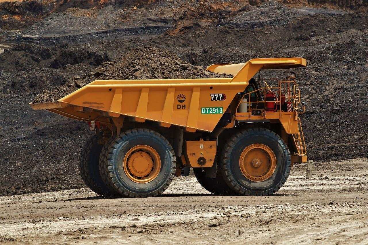 Reli Saham DEWA Berlanjut, Terbang 200 Persen di 2025