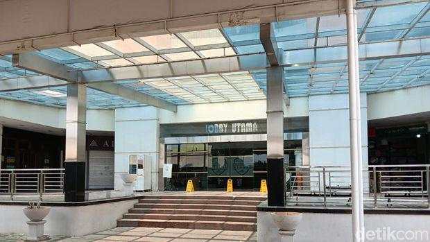 Melihat dari Dekat Wajah Grand Mall Bekasi yang Kini Tutup