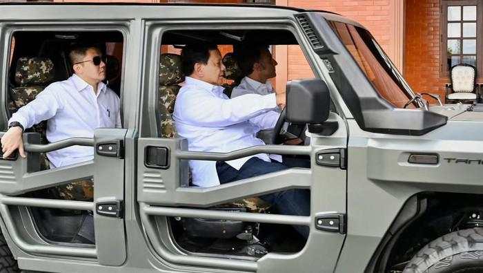 Prabowo Mau Wajibkan Menteri Pakai Mobil Maung