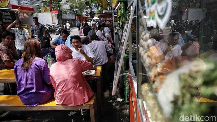 Cuma Punya Rp 10.000, Bisa Dapat Makan Apa di Jakarta?