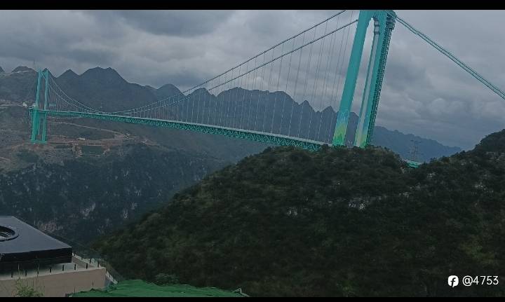 高桥与峡谷