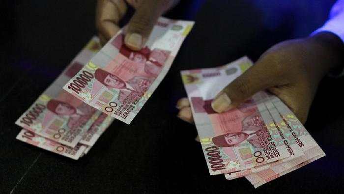 Pemerintah Diminta Naikkan UMP 2026 hingga 8%!