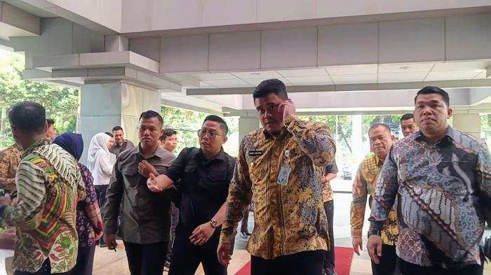 Kepala Daerah Ramai-ramai Datangi Kantor Purbaya, Ada Bobby Nasution