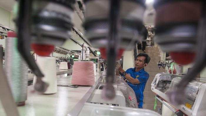 Kondisi Industri di Indonesia hingga Oktober: Tekstil Tertekan Impor!