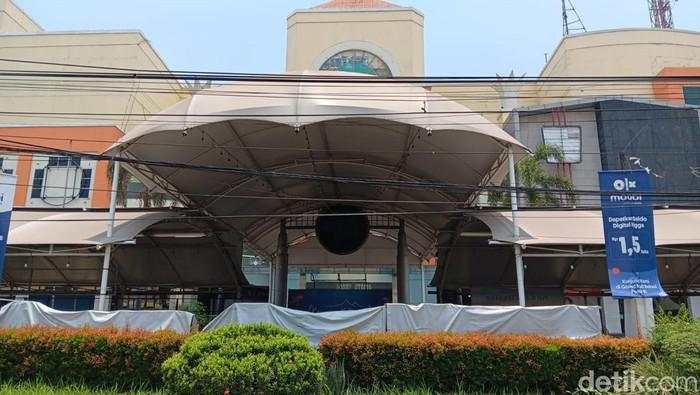 Melihat dari Dekat Wajah Grand Mall Bekasi yang Kini Tutup