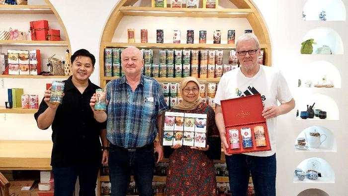 Mengangkat Martabat Petani dan Citra Teh Indonesia di Pasar Global