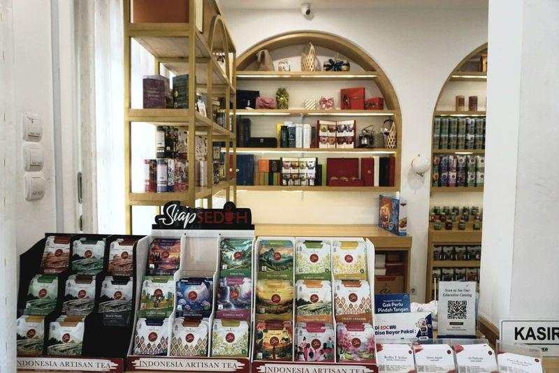 Mengangkat Martabat Petani dan Citra Teh Indonesia di Pasar Global